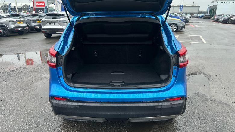 Nissan Qashqai 1.6 DiG-T N-Connecta 5dr Petrol Hatchback